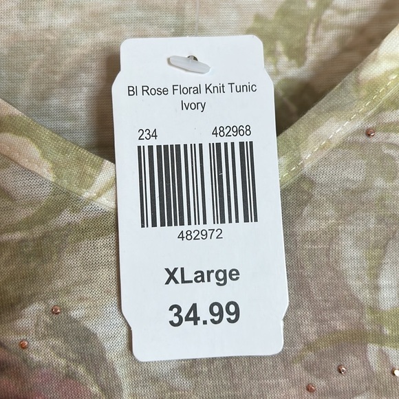 Blush rose floral knit tunic - Picture 3 of 4